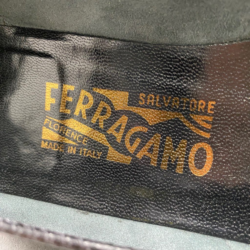 2b6 Salvatore Ferragamo サルヴァトーレ フェラガモ パイソン ストラップフラットシューズ 7 ブラック レザー シューズ イタリア製