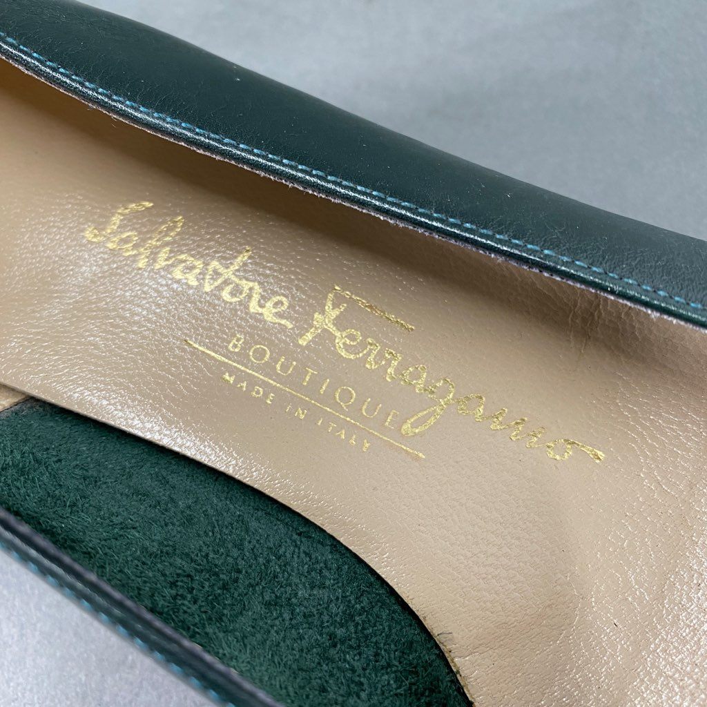 3b6 Salvatore Ferragamo サルヴァトーレフェラガモ イタリア製 ヴァラリボン ヒール パンプス シューズ 7 グリーン レザー MADE IN ITALY