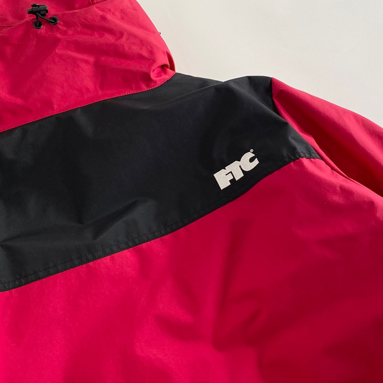 68L2 FTC エフティーシー WATERPROOF 3L MOUNTAIN JACKET ダウンジャケット L レッド アウター 羽織 上着