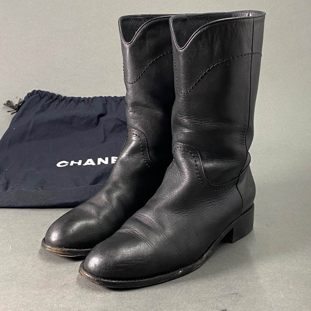 1L25《伊製》CHANEL シャネル ココマーク レザーブーツ ミドルブーツ 40 ブラック レザー レディース 靴