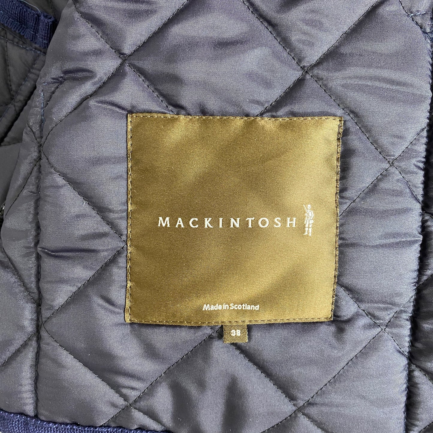 26L14 英国製 MACKINTOSH マッキントッシュ キルティングジャケット 38 ネイビー アウター 羽織 上着