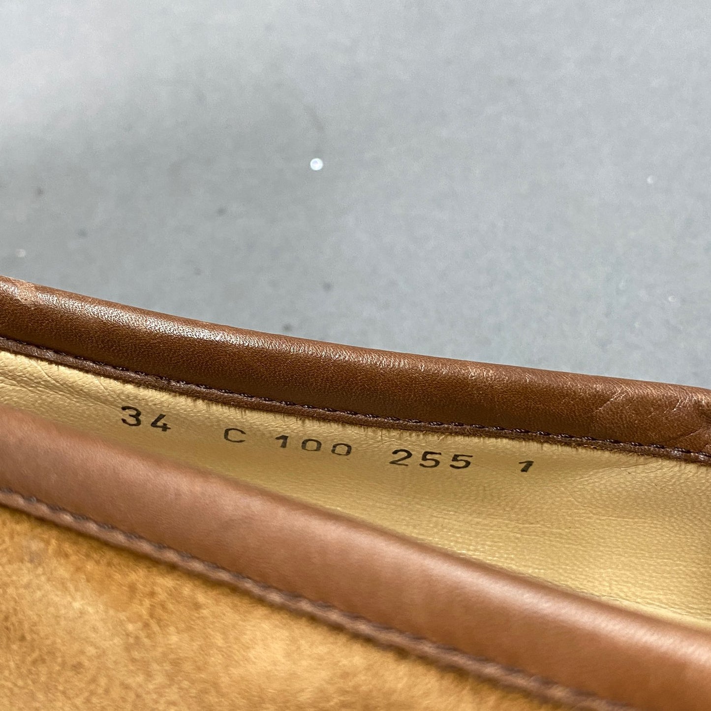 3L5《伊製》GUCCI グッチ 34C(21cm相当) ベージュ スウェード ホースビットローファー レザーシューズ レディース