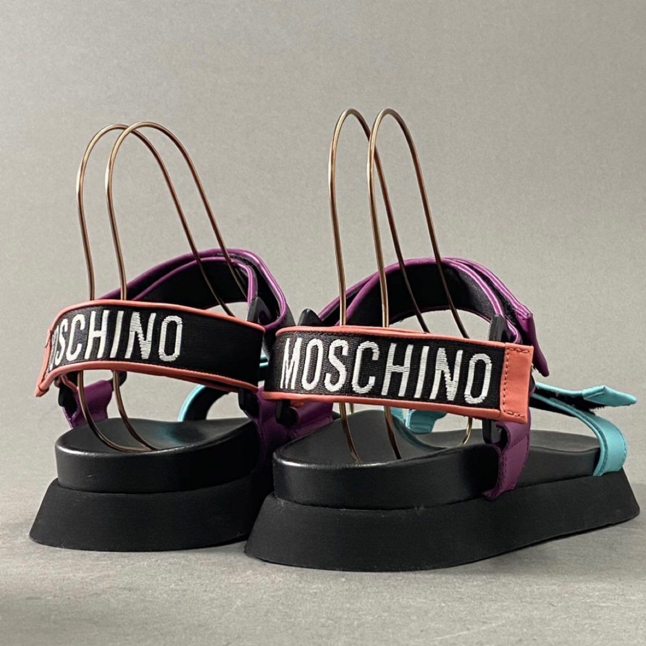 5f26 《極美品》 MOSCHINO モスキーノ レザー スポーツサンダル 43 ブラック ロゴテープ ベルクロ シューズ マルチ 箱等付属 スペイン製