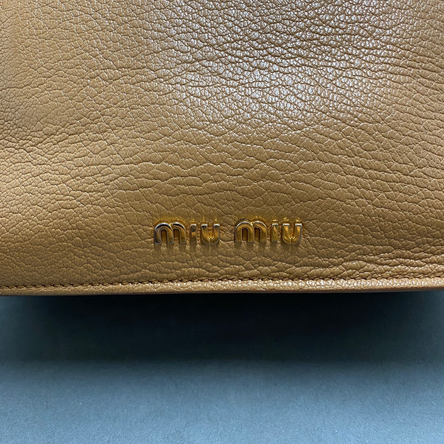 Dk14 miu miu ミュウミュウ ベージュ レザー ゴールド金具 2way ショルダーバッグ トートバッグ レディース 鞄