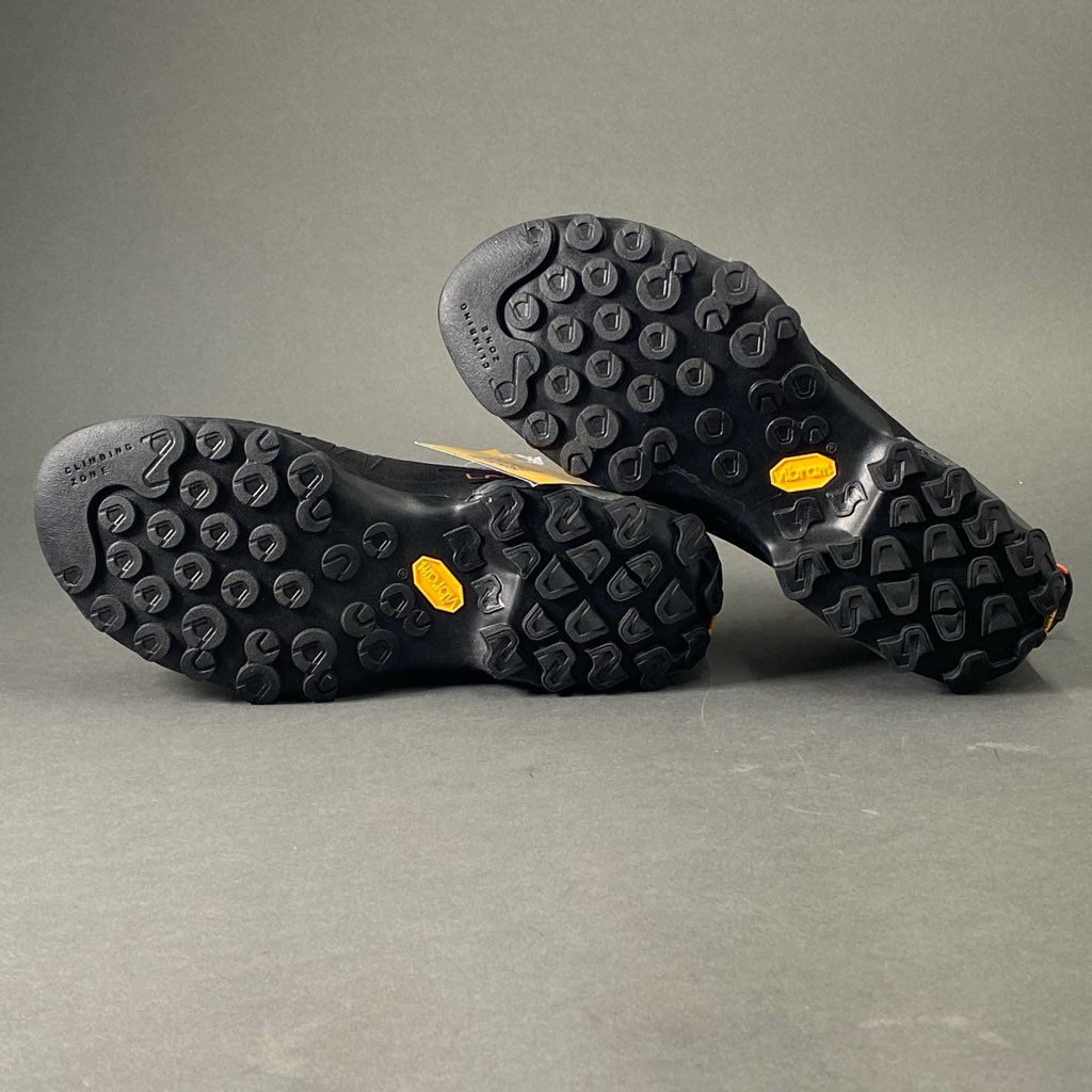 7b27 《未使用》 La Sportiva スポルティバ TX4 トレッキングシューズ 40 1/2 グレー ブラック アウトドア vibram