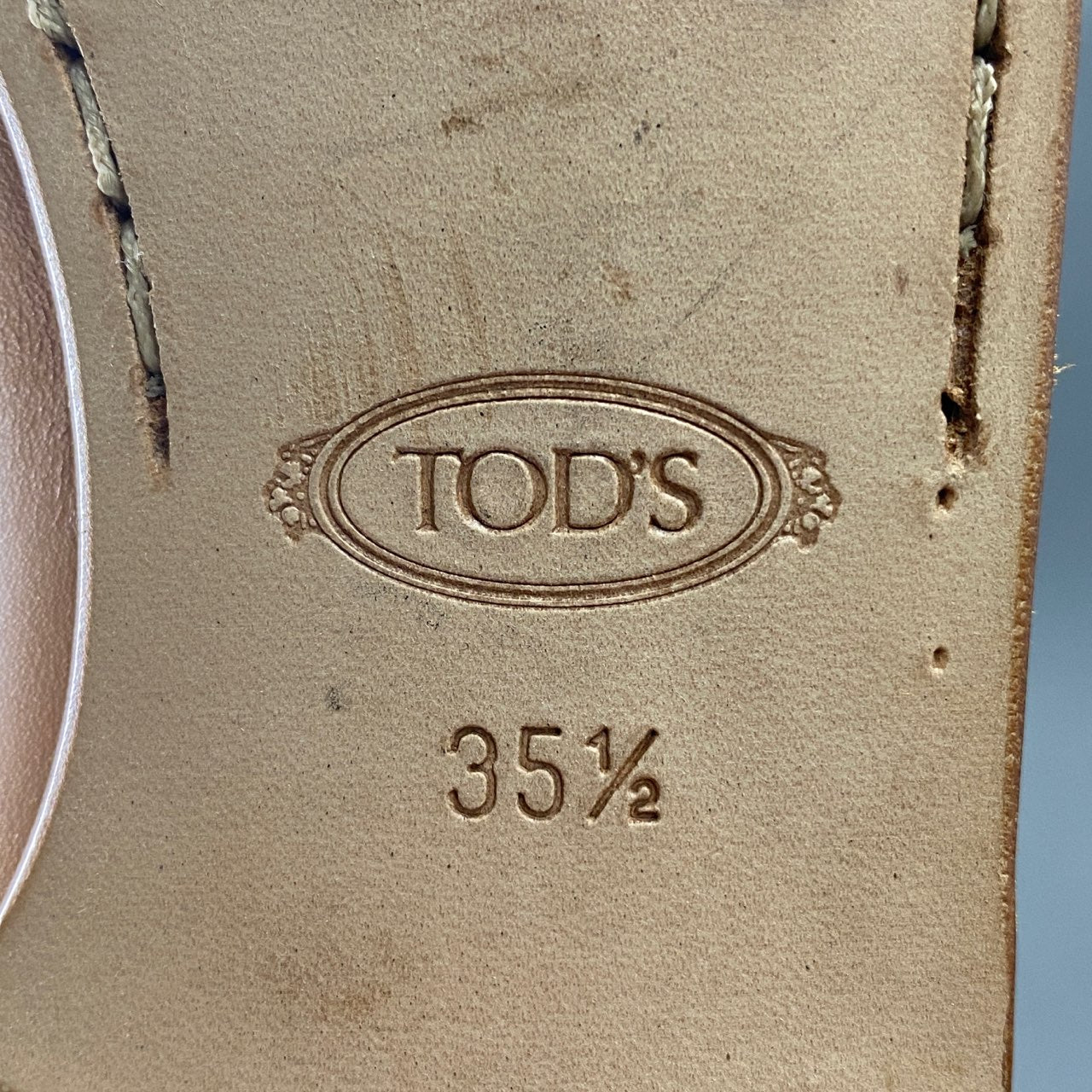 6a24 《美品》 TOD'S トッズ イタリア製 ドライビングシューズ スリッポン シューズ ローファー  5 1/2 ベージュ レザー MADE IN ITALY ロゴ刻印 靴