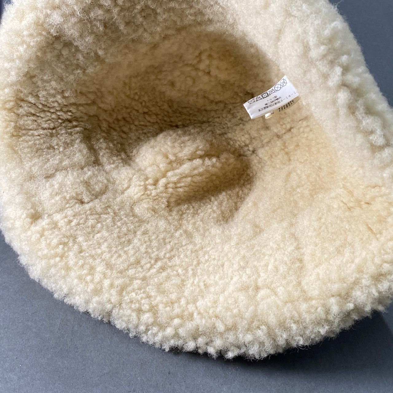 A14 《美品》 Acne Studios アクネ ストゥディオズ ムートンバケットハット キャメル ラムレザー 帽子 羊革 HAT