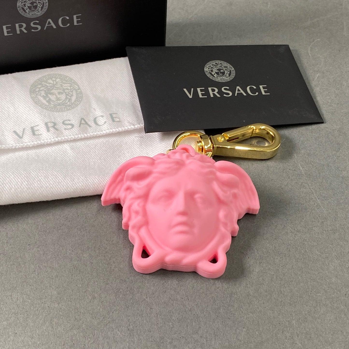 L20 VERSACE ヴェルサーチ メデューサ キーリング キーチェーン バッグチャーム ピンク ローズ シリコン 箱有３１り