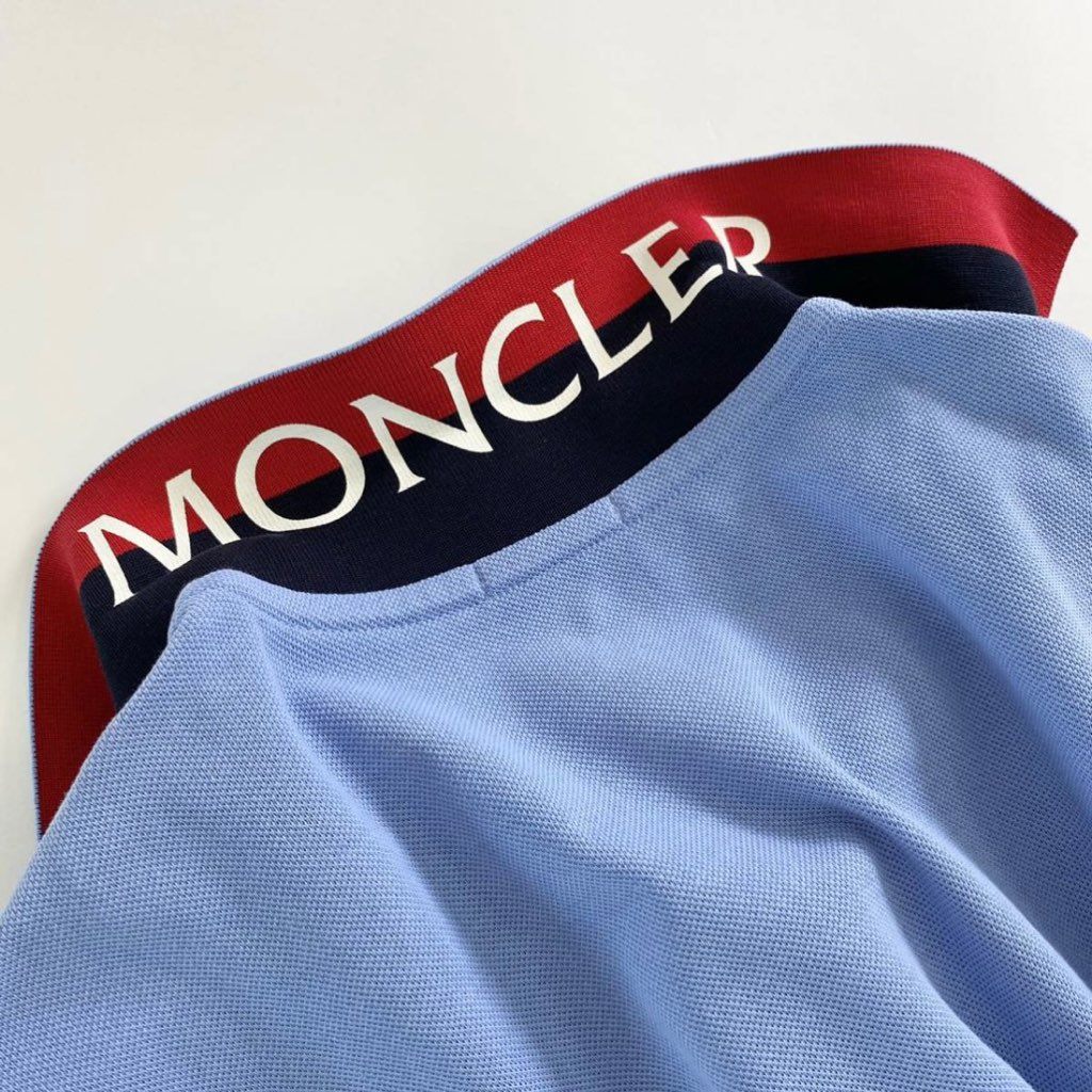 6e19-7 未使用タグ付☆MONCLER モンクレール ロゴワッペンポロシャツ サイズS ブルー 襟裏ロゴ入り メンズ 半袖 春夏 トルコ製 トップス