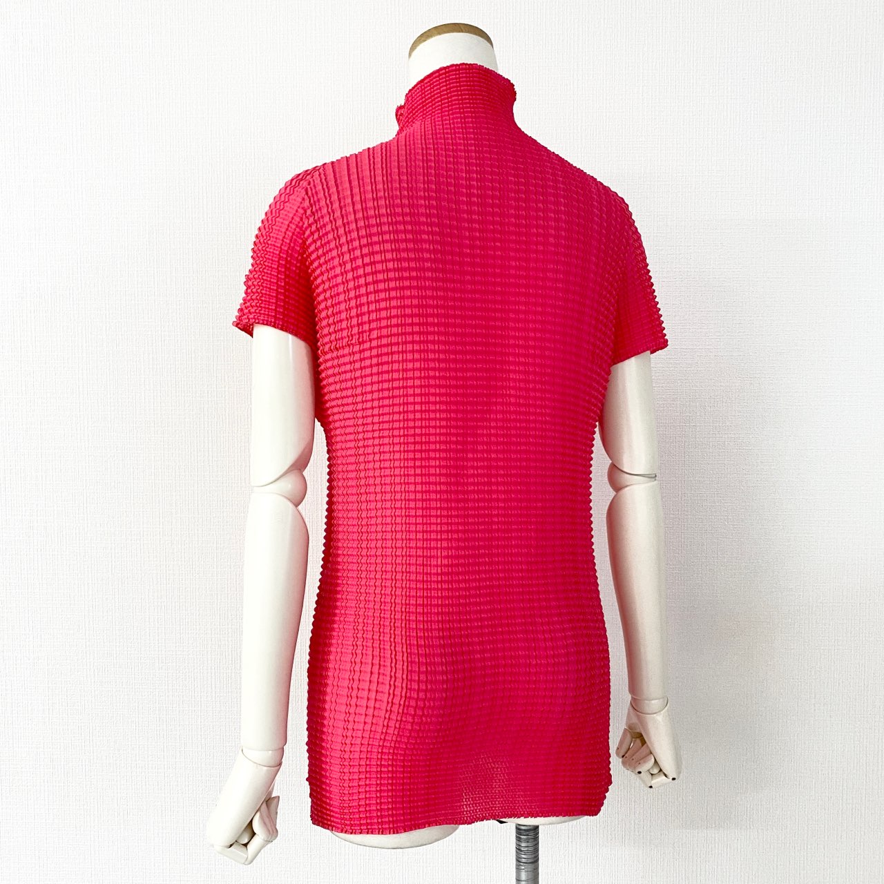 48a30 《極美品》 タグ付 ISSEY MIYAKE イッセイミヤケ ハイネックプリーツカットソー 2 ピンク Tシャツ PLEATS PLEASE プリーツプリーズ