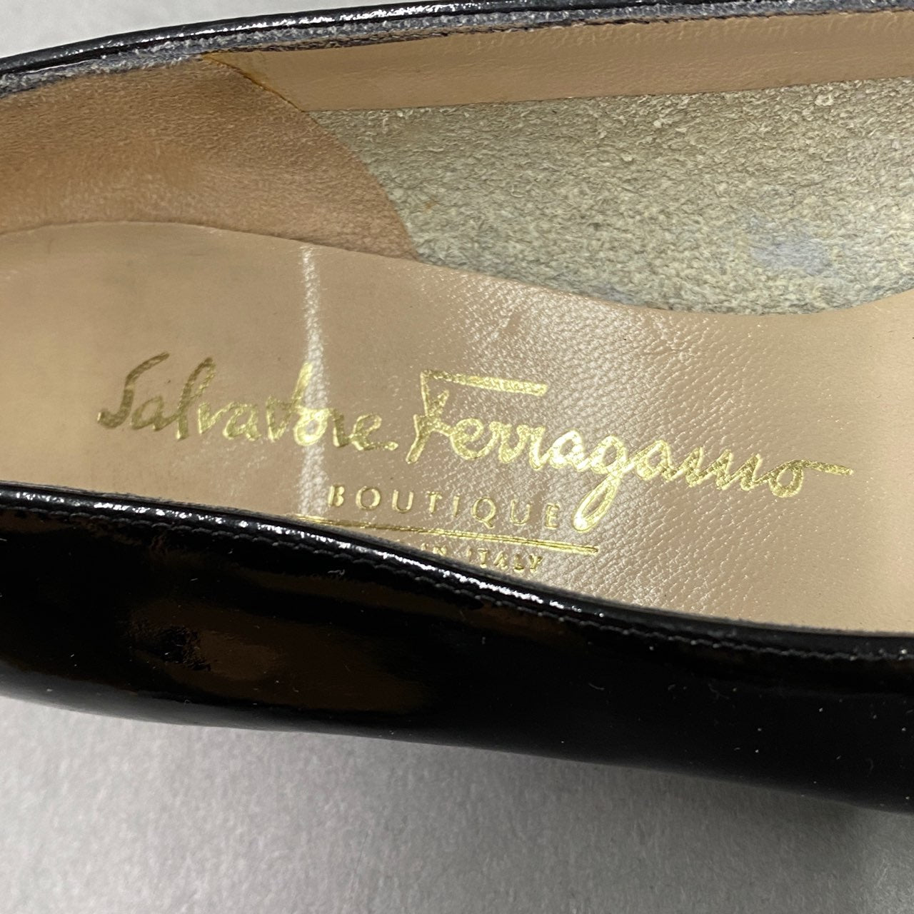 2L5 Salvatore Ferragamo サルヴァトーレフェラガモ 5 1/2(22.5cm相当)ブラック パテントレザー ヴァラリボン パンプス 靴 レディース