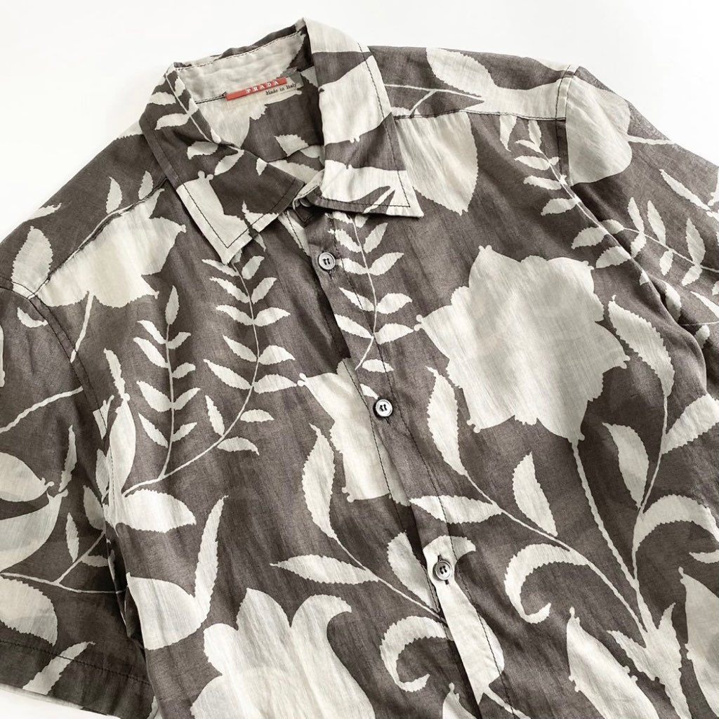 24i22 《美品》 PRADA プラダ アロハシャツ S グレー メンズ 半袖 ハワイアン 春夏 イタリア製 総柄 ALOHA SHIRT HAWAII ボタニカル