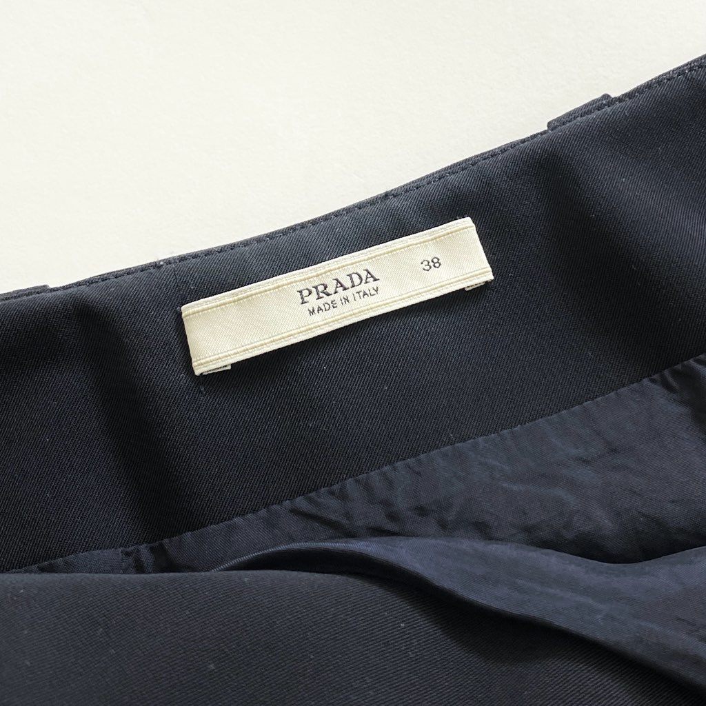 26b25 イタリア製 PRADA プラダ ベルト付 ギャザー フレアスカート サイドジップ 膝丈 38 ブラック レディース MADE IN ITALY