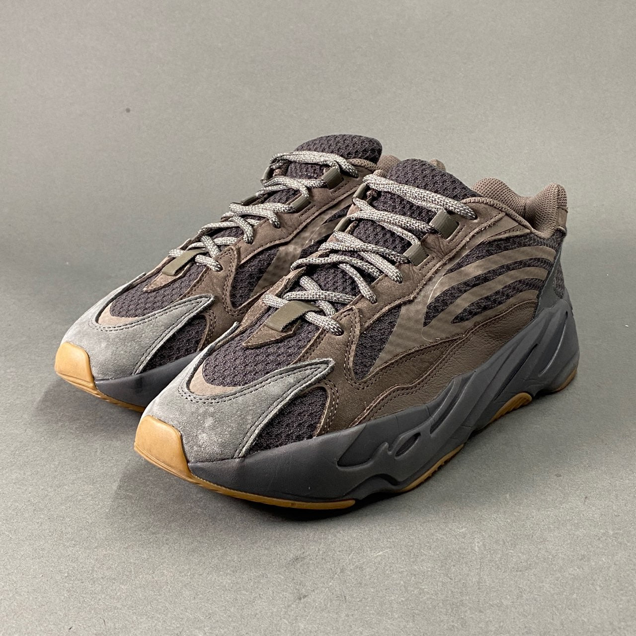 3L21 adidas アディダス YEEZY BOOST 700 V2 イージーブースト 28cm グレー スニーカー シューズ EG6860 カニエウエスト