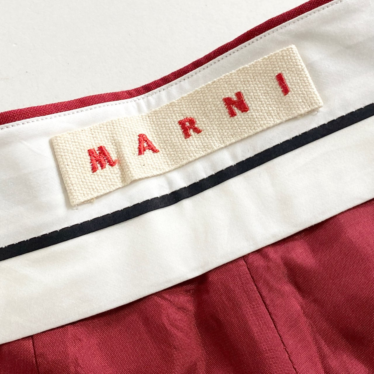 57L2《美品》イタリア製 MARNI マルニ センタープレスワイドパンツ 38 レッド ボトムス ガウチョパンツ