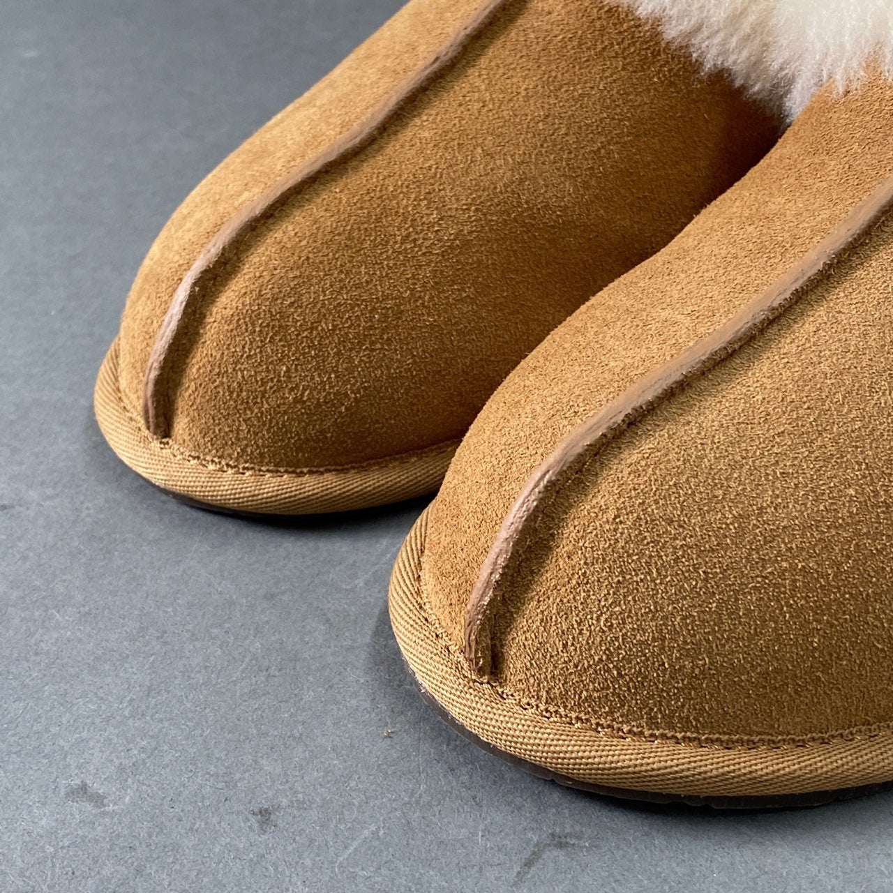 12L6 《極美品》 UGG アグ ボアサンダル 24 ブラウン レディース スカフェットⅡ ルームシューズ スエード