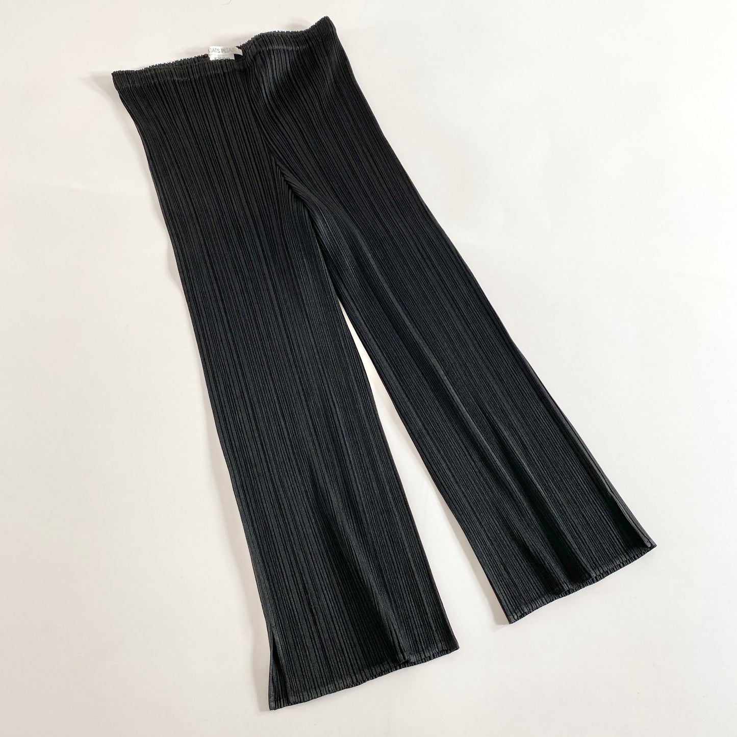 77k22《美品》PLEATS PLEASE プリーツプリーズ プリーツパンツ 2 ブラック 日本製 ボトムス スリット入り PP55-JF101 ISSEY MIYAKE イッセイミヤケ