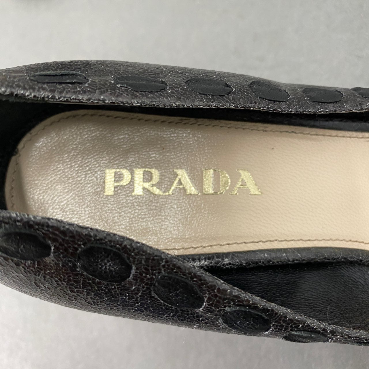 2L5 PRADA プラダ 36(23cm相当)ブラック クラックレザー レザーパンプス レディース リボン