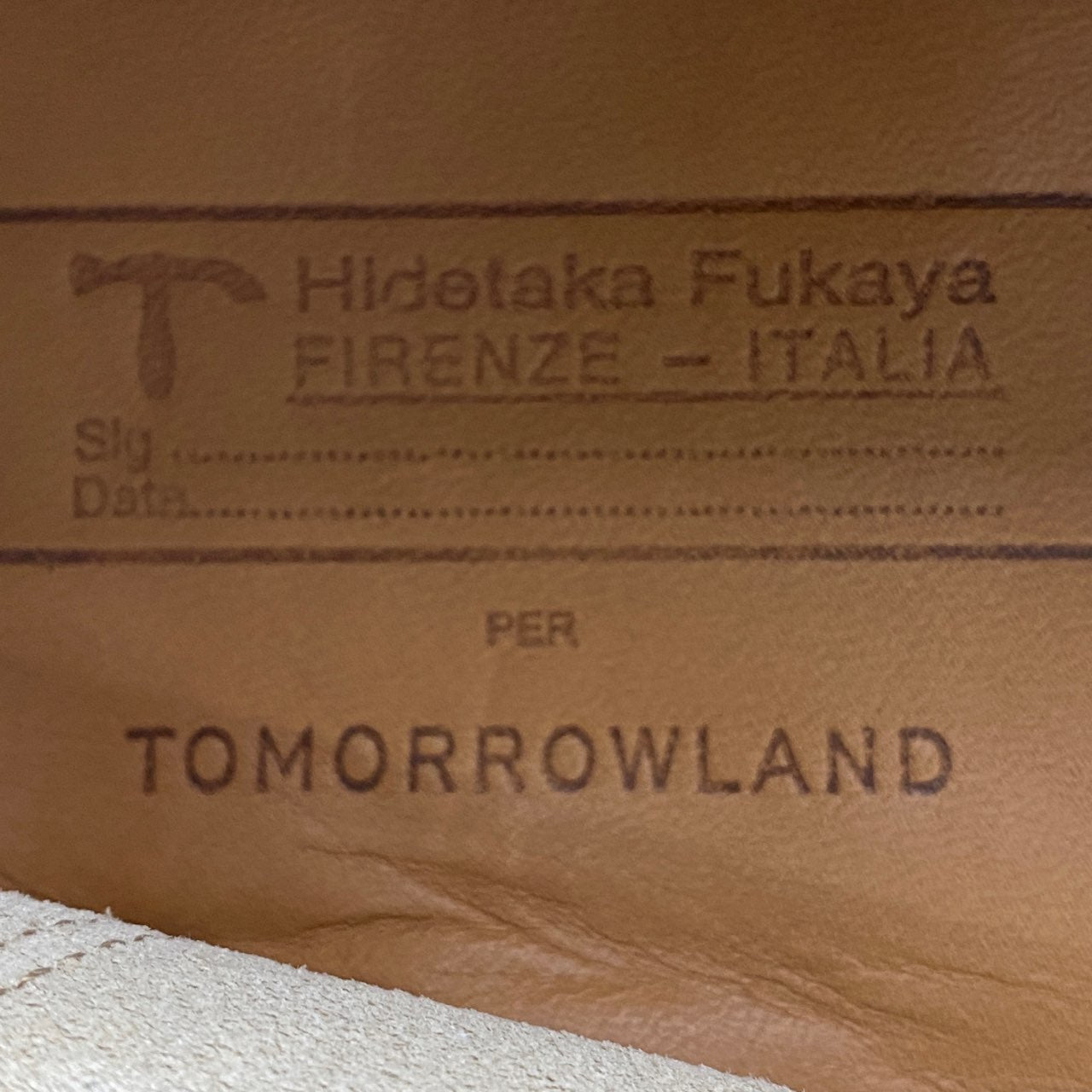 1L10《美品》HIDETAKA FUKAYA ヒデタカフカヤ TOMORROW LAND トゥモローランド スウェードローファー 40《25cm相当》 ベージュ レザー シューズ