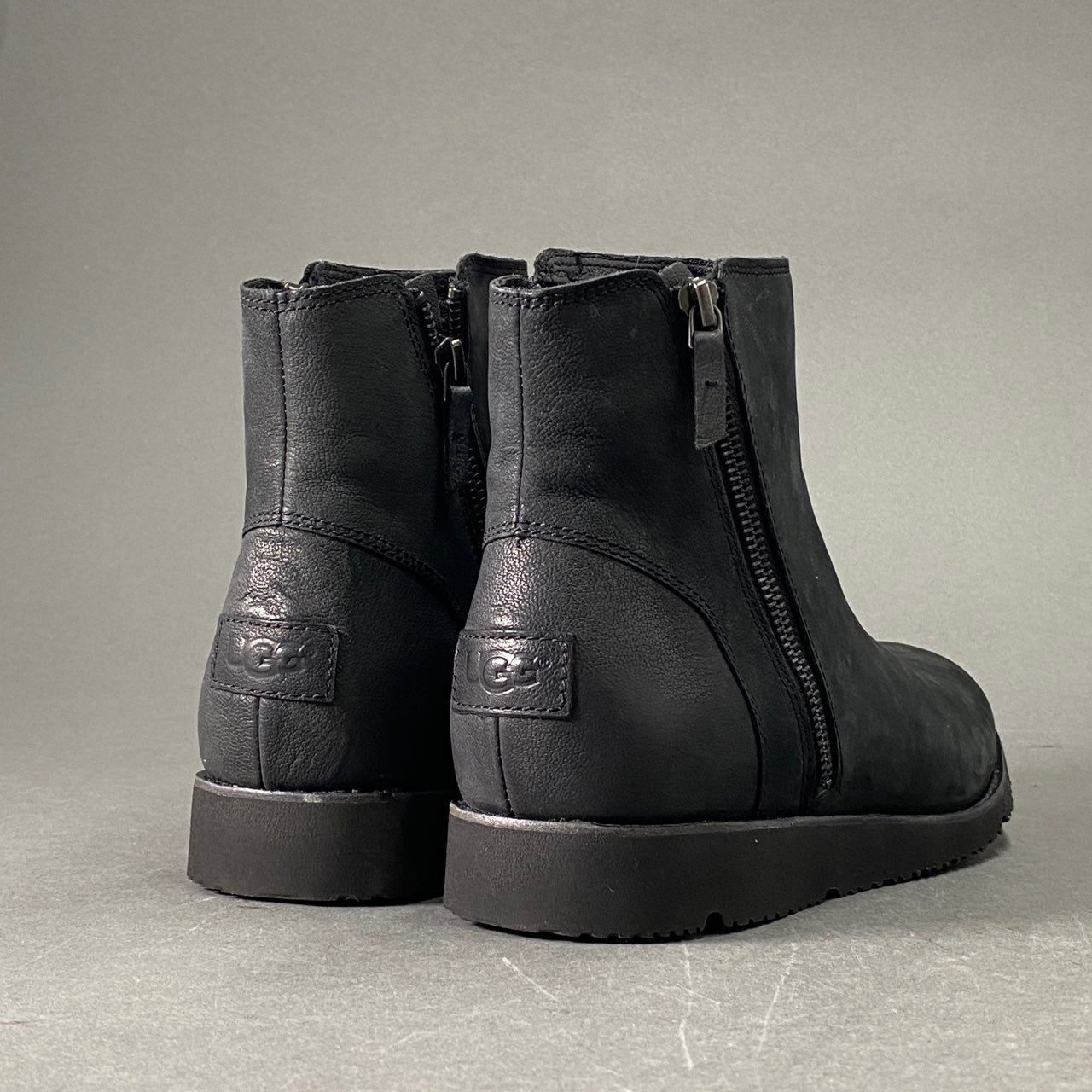 6L6 UGG アグ ショートブーツ 27 ブラック メンズ TREADLITE BY UGG 厚底ブーツ 裏ボア サイドジップ