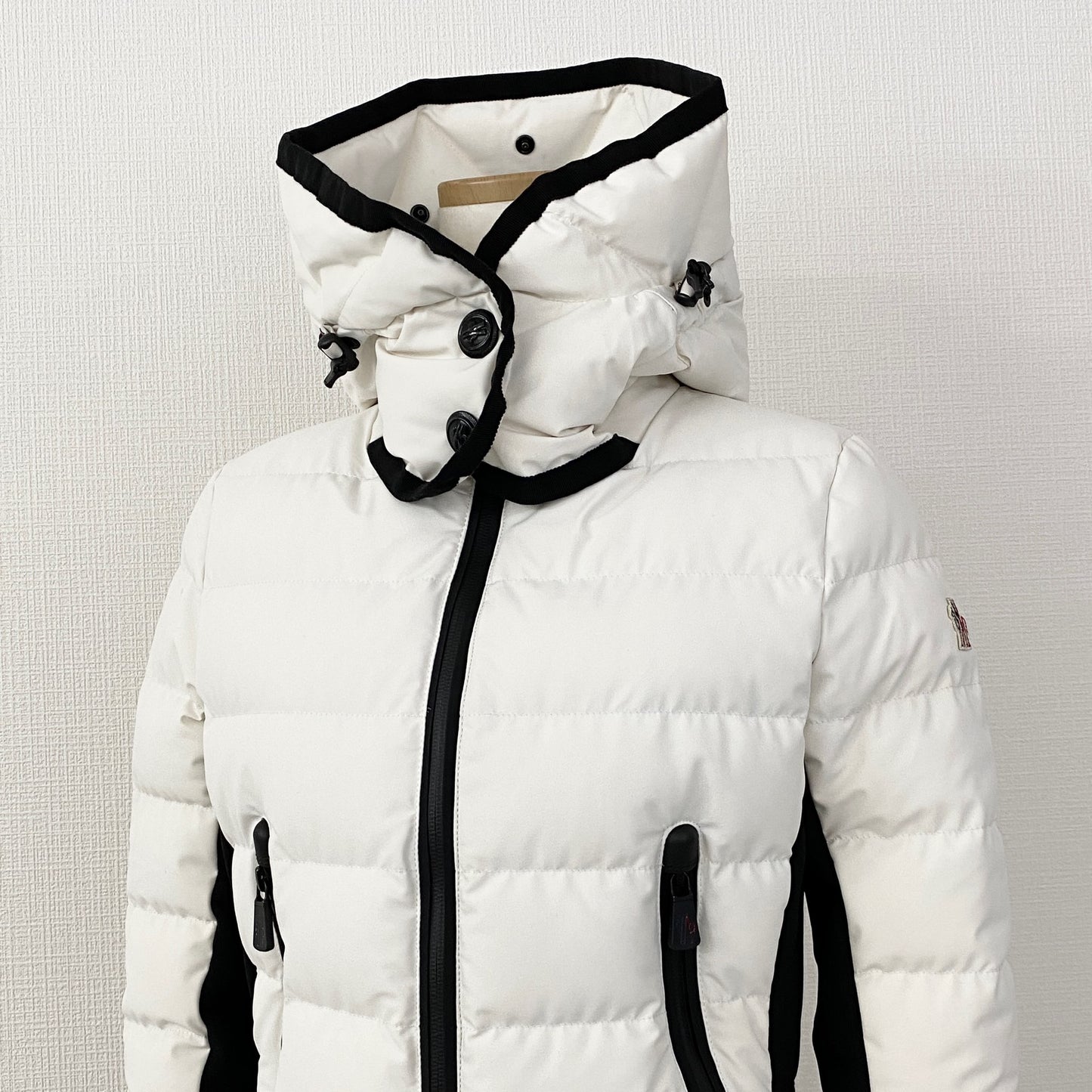 16L5 MONCLER GRENOBLE モンクレール グルノーブル LAMOURA GIUBBOTTO ラモラ ダウンジャケット 0 ホワイト レディース アウター